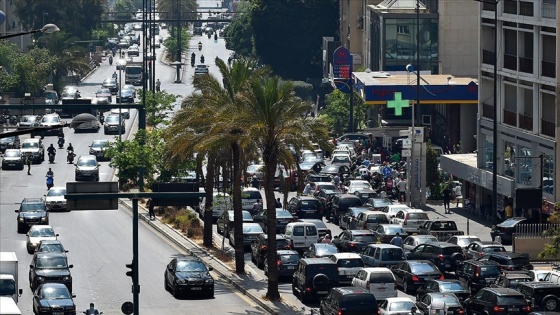 Ekonomik krizle boğuşan Lübnan'da benzine yüzde 35, motorine yüzde 38 zam yapıldı