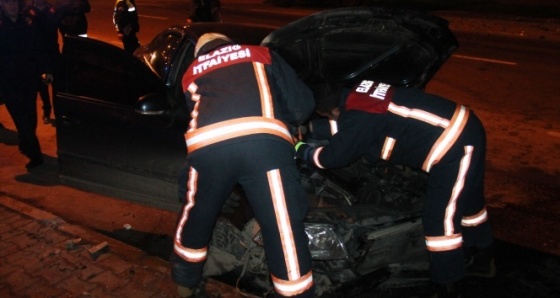 Elazığ’da ambulans ile otomobil çarpıştı: 3 yaralı