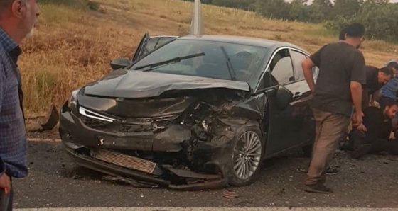Elazığ&#039;da otomobiller çarpıştı: 1 ölü, 9 yaralı