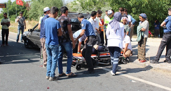 Elazığ’da otomobiller çarpıştı: 2'si çocuk 8 yaralı