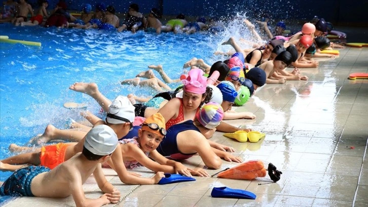 Elazığ'da 6 yılda 37 bini aşkın çocuk yüzme öğrendi