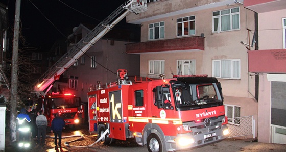 Elektrikli battaniye çatı katını yaktı