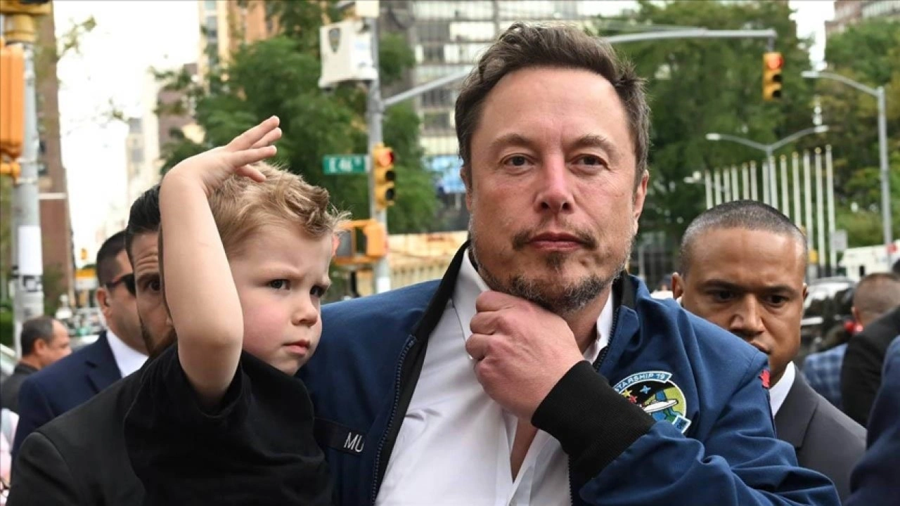 Elon Musk 14'üncü kez baba oldu