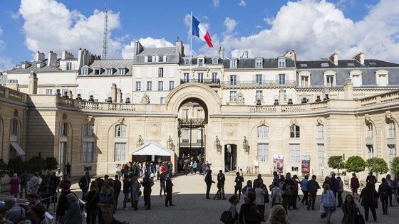 Elysee Sarayı için güvenlik önlemleri artırıldı