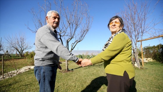 Emekli öğretmen çiftin 60 yıllık aşkı gençlere örnek oluyor