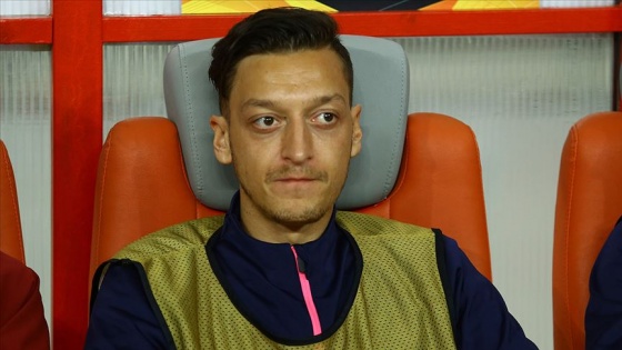 Emery'den Mesut Özil eleştirilerine yanıt