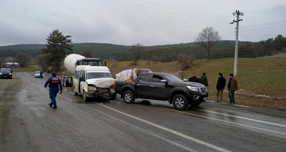 Emet&#039;te zincirleme trafik kazası: 2 yaralı