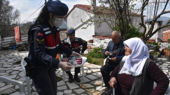 Emeti nineden jandarma ekiplerine 'kahveli' teşekkür