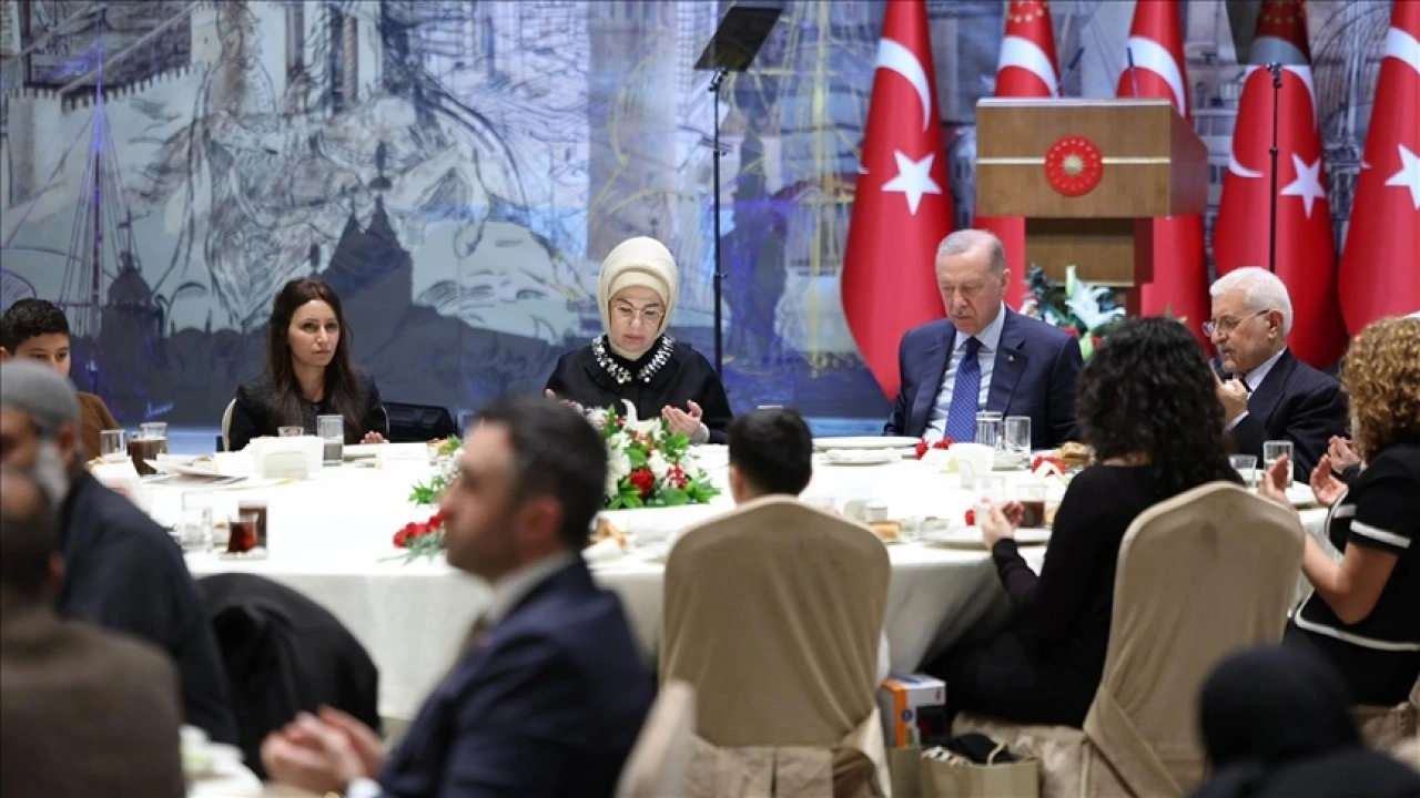 Emine Erdoğan'dan şehit aileleriyle iftar paylaşımı