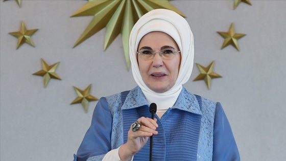 Emine Erdoğan: Sadece 1 yılda maske ve cerrahi eldiven gibi atıklar denizleri istila etmiş durumda