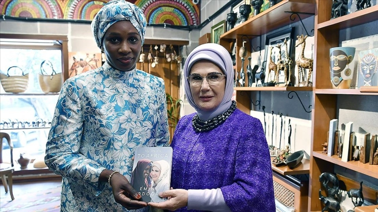 Emine Erdoğan, Senegal Cumhurbaşkanının eşi Marie Khone Fay ile bir araya geldi