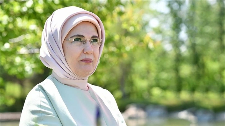 Emine Erdoğan, YKS'ye giren öğrencilere başarılar diledi