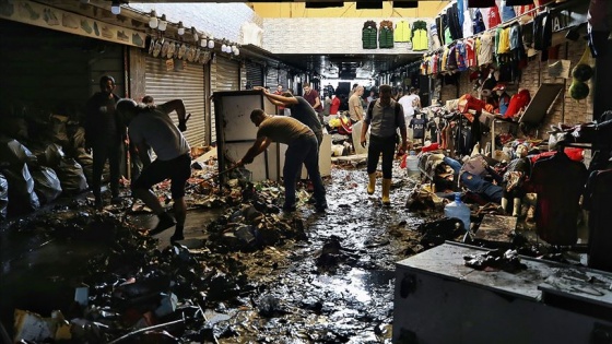 Eminönü alt geçidi esnafı yaralarını sarmaya çalışıyor