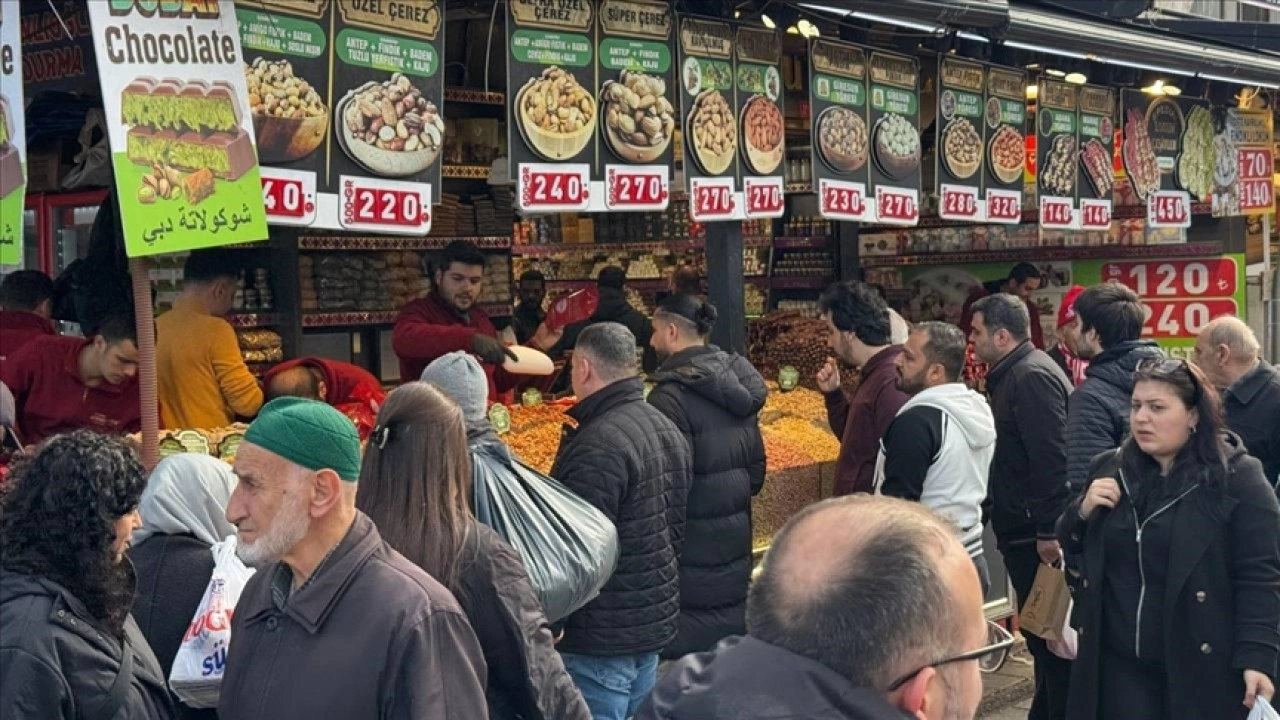 Eminönü'nde ramazan alışverişi yoğunluğu