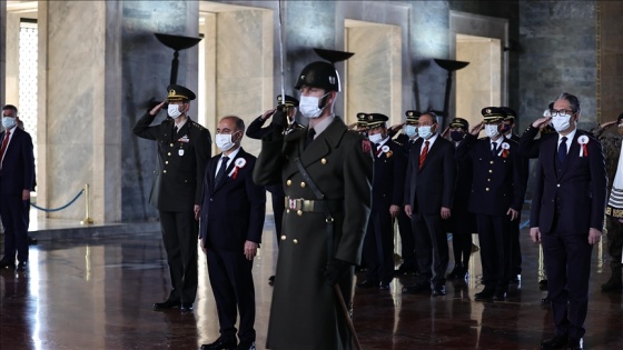 Emniyet Genel Müdürü Mehmet Aktaş ve beraberindekiler Anıtkabir'i ziyaret etti