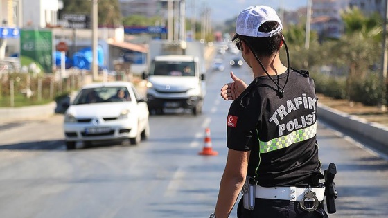 Emniyetten trafikte 'hız tespit silahı' iddiasına yalanlama