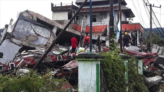 Endonezya'daki depremde ölenlerin sayısı 56'ya yükseldi