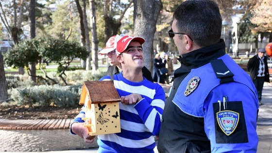 Engelli çocuklar kuşlara kol kanat gerdi