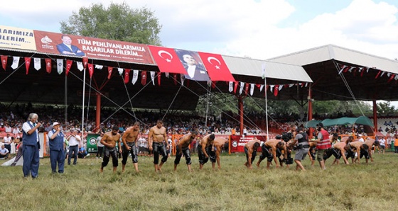 Er Meydanı’nda başpehlivanlar, üçüncü tur kura çekimini yaptı