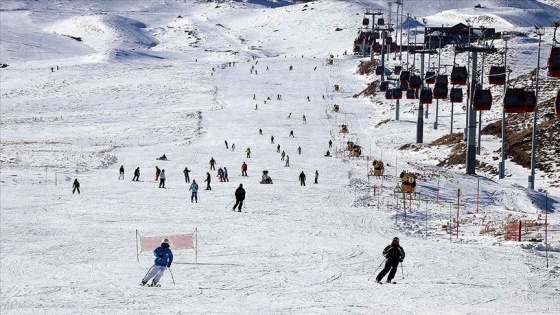 Erciyes Kayak Merkezi yurt içi ve dışından ilgi görüyor