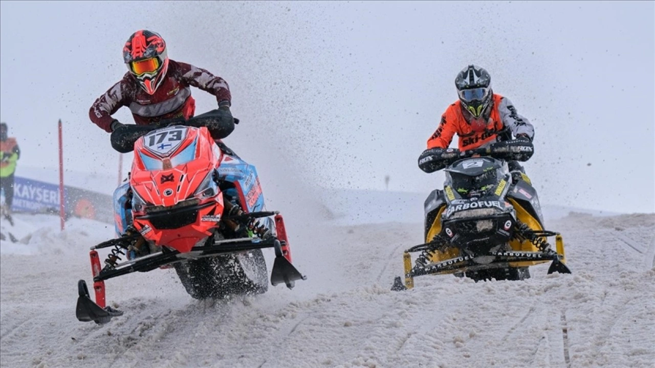 Erciyes'te yapılacak Dünya Kar Motosikleti Şampiyonası'na 12 ülkeden 40 sporcu katılacak