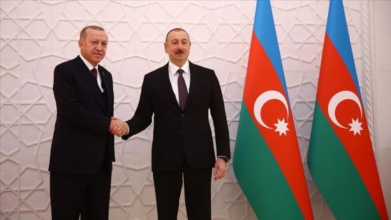 Erdoğan Azerbaycan Cumhurbaşkanı Aliyev tarafından resmi törenle karşılandı