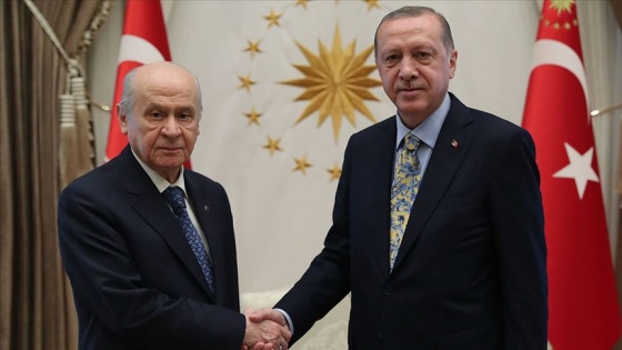 Erdoğan'dan Bahçeli'ye geçmiş olsun telefonu