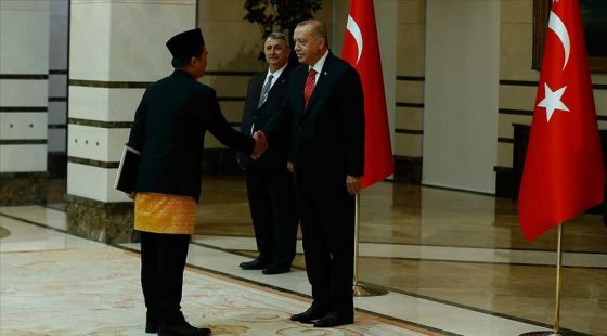 Erdoğan Endonezya, Filipinler ve Irak'ın Ankara Büyükelçilerini kabul etti