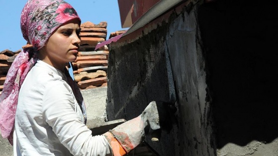 Erkek mesleği sıvacılığın aranan ustası oldu