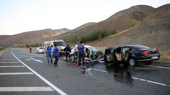 Erzincan'da trafik kazası: 7 ölü, 3 yaralı