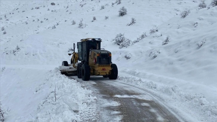 Erzurum, Ardahan ve Kars'ta 909 yerleşim yerine ulaşım sağlanamıyor