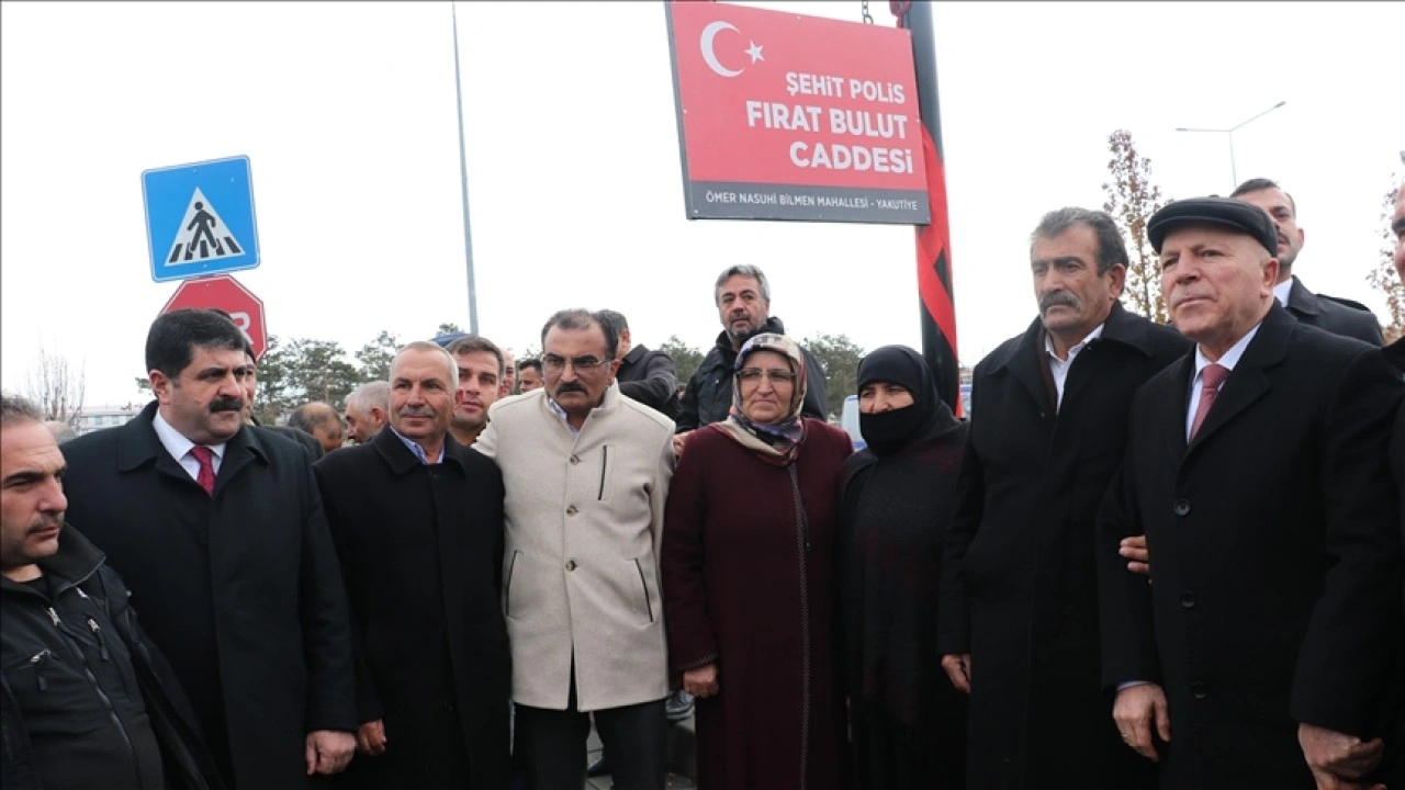 Erzurum'da açılan caddeye 15 Temmuz şehidi Fırat Bulut'un adı verildi