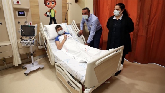 Erzurum&#039;da kalbi delik çocuklar ameliyatsız yöntemle tedavi edildi