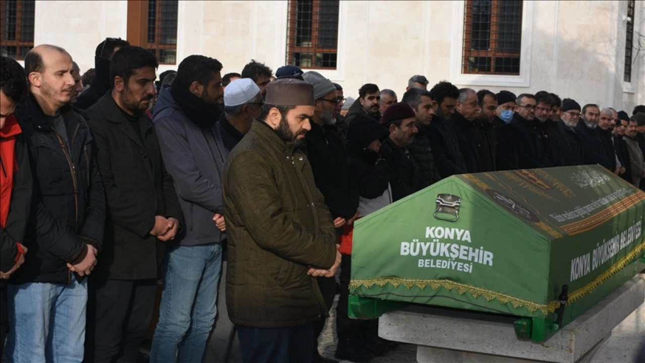 Erzurum'da nehirde ölü bulunan öğretmenin cenazesi Konya'da defnedildi