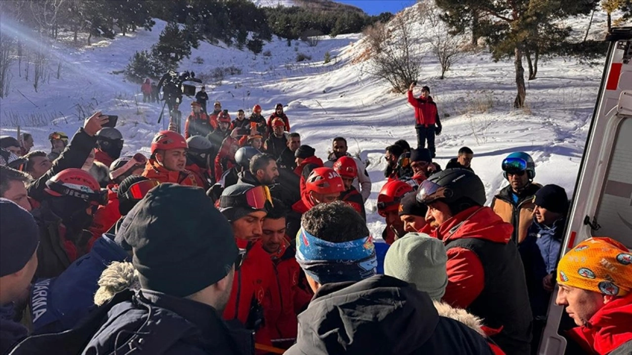 Erzurum'da Palandöken Dağı'nda sporcuların üzerine çığ düştü