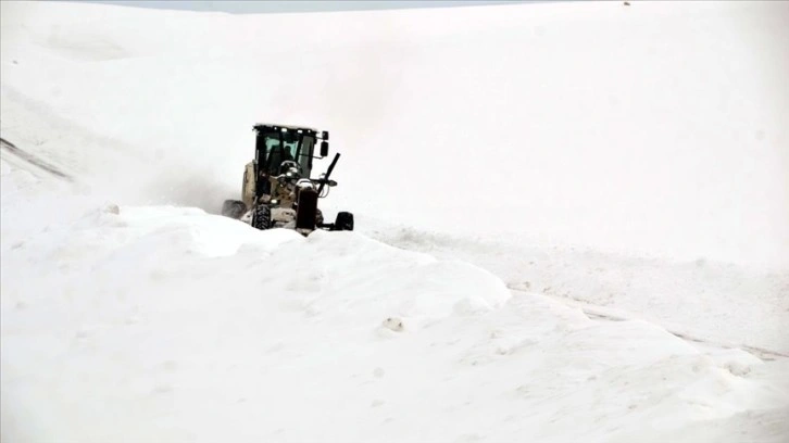 Erzurum, Iğdır, Kars, Ağrı ve Erzincan'da 738 yerleşime ulaşım sağlanamıyor