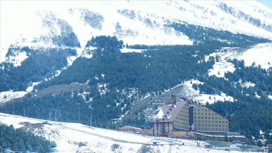 Erzurum ilkbaharda yeniden beyaza büründü