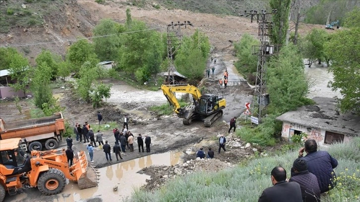 Erzurum'da HES barajı borusundaki sızma heyelana yol açtı