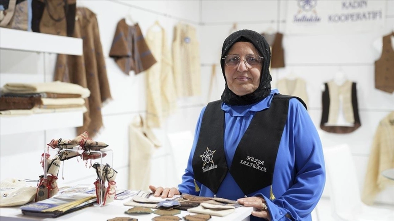 Erzurumlu kadın girişimciler yöresel dokumaları ehramı dünyaya tanıtmak istiyor