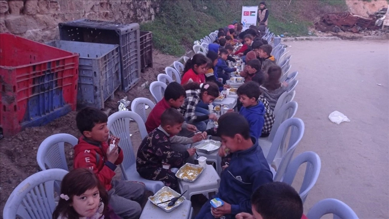 Esenler Belediyesi 'Çocuk İftarı'nı bu yıl Gazze'de gerçekleştirdi