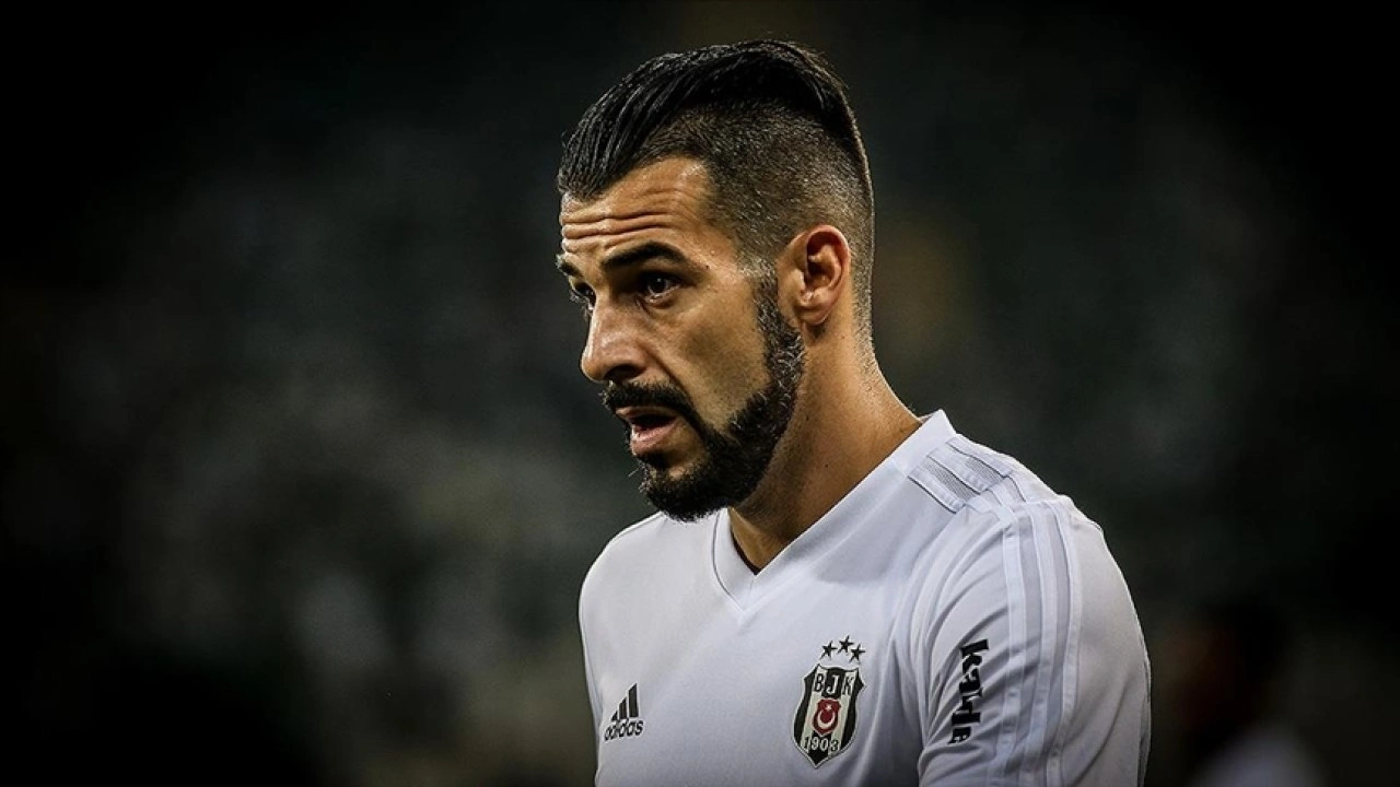 Eski Beşiktaşlı futbolcu Alvaro Negredo kariyerine son verdi