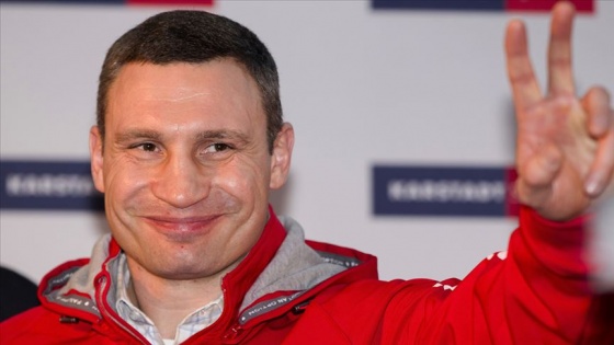 Eski boks şampiyonu Klitschko yanan yattan kurtarıldı