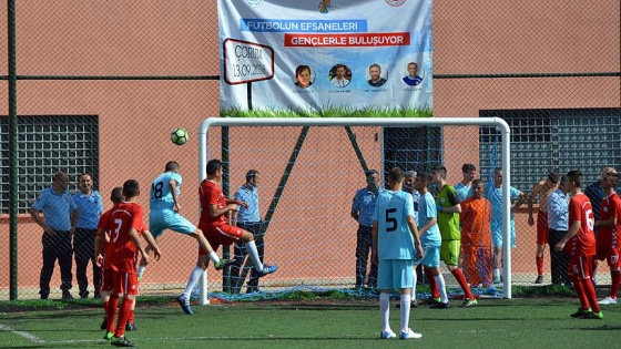 Eski milli futbolcular, hükümlü ve tutuklularla maç yaptı