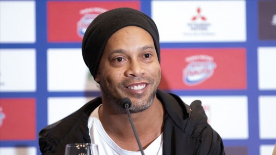 Eski yıldız futbolcu Ronaldinho Paraguay'da tutuklandı