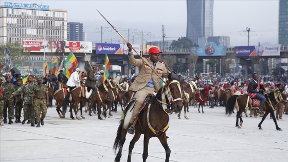 Etiyopyalılar, Tigray isyancılarına karşı protesto düzenledi