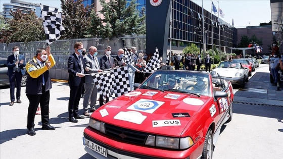 Europa-Orient/Doğu-Batı Dostluk ve Barış Rallisi Ankara&#039;dan yola çıktı