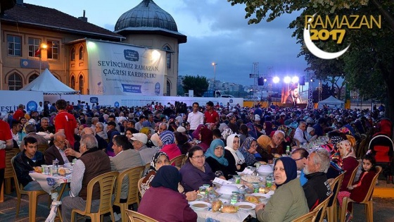 Eyüp Sultan’da ilk iftar