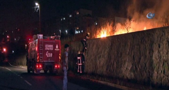 Eyüp’te park halindeki 6 otomobil kundaklandı