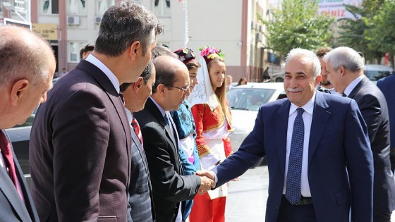 Fakıbaba, bir pastanede fenalaşan kadına ilk müdahaleyi yaptı