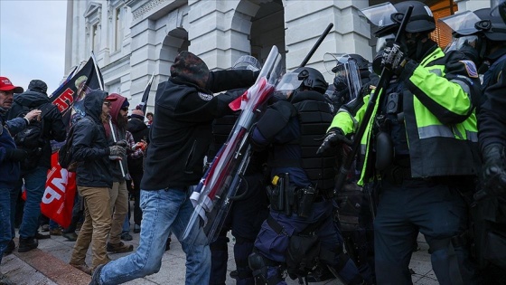 FBI: ABD'nin 50 eyaletinin kongrelerinde silahlı protesto planlanıyor